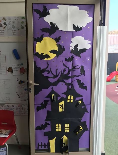 Halloween Door Decorations Classroom, Porta Halloween, Diy Halloween Door Decorations, Classroom Door Decorations, Halloween Classroom Door, Halloween Diy Door, Halloween Classroom Decorations, School Door Decorations, Door Decorating Contest