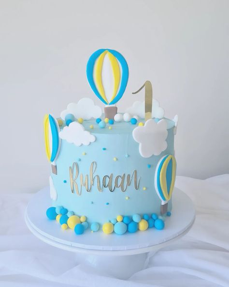 Up up and away.... hot air balloon themed cake for Ruhaan's 1st birthday celebration 🎈 {Hot air balloon} #hotairballoons #hotairballoonfestival #hotairballooncake #1stbirthdayboy #1stbirthdayparty #1stbirthdaycake #milestonebirthdaycelebration #sunshine #deerpark #derrimut #essendon #tullamarine #ascotvale #niddrie #keiloreast #keilor #mooneeponds #flemington #ravenhall #pointcookmums #pointcookcakes #pointcook #sanctuarylakes Hot Air Balloon Smash Cake, 1st Birthday Hot Air Balloon Theme, Hot Air Balloon Theme Cake, Balloon Theme Cake, Hot Air Balloon Birthday Cake, 1st Birthday Celebration, Hot Air Balloon Cake, Moana Cake, Hot Air Balloon Festival