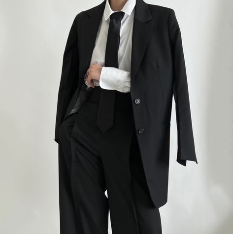 Black Suits For Men Aesthetic, Woman Suit Aesthetic, Suits For Women Aesthetic, Suit Women Aesthetic, Black Suit Aesthetic, Black Suit Women, Suit Aesthetic, Nasa Clothes