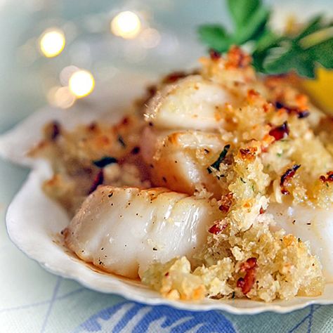 Ina's Scallop Gratin Scallops Gratin, Ina Garten Shrimp, Scallop Gratin, Shrimp And Scallop Recipes, White Wine Recipes, Baked Scallops, Seafood Entrees, Ina Garten Recipes, Scallop Recipes