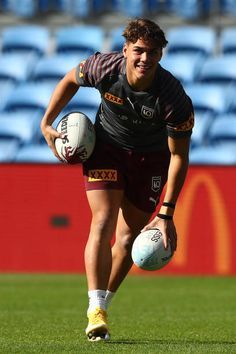 Reece Walsh Broncos Wallpaper, Reece Walsh Wallpaper Broncos, New Zealand Rugby Players, Fit Rugby Players, Reese Walsh Wallpaper, Reece Walsh Broncos, Reece Walsh Wallpaper, Rugby Vs Football, Rugby Lads