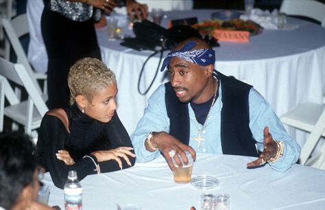 Love this pic Tupac And Jada, Tupac Makaveli, Tupac Quotes, Tupac Pictures, Jada Pinkett, 90s Hip Hop Fashion, Jada Pinkett Smith, Black Hollywood, Tupac Shakur