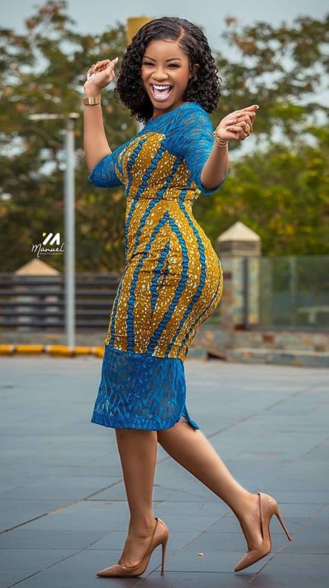 Be happy in style Serwaa Amihere, Dress African Print, Best African Dresses, Short African Dresses, African Fashion Skirts, African Dresses Modern, Africa Dress, African Wear Dresses, Afrikaanse Mode