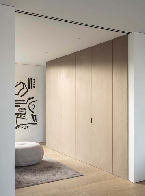 Closet Doors Minimalist, Closet Doors Designs, Flush Wardrobe Doors, Flush Closet Doors, Light Wood Closet Doors, Minimalist Closet Room, Minimalist Closet Doors, Closet Wood Design, Wood Built In Closet