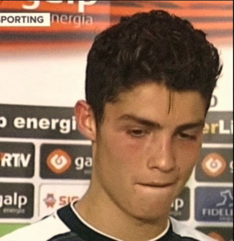 Young Cristiano Ronaldo, Ronaldo Pfp, Cristino Ronaldo, Old Pics, Ronaldo Football, Cr7 Ronaldo, Cristiano Ronaldo 7, Cartoon Pics, Having A Crush