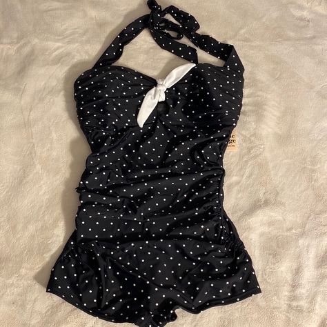 Black And White Polka Dot One Piece Swimsuit With Shorts. Never Worn. Goth Swimsuit, One Piece Swimsuit With Shorts, 1950s Swimsuit, Trendy Bathing Suits, Vintage Bathing Suit, Barbie Swimsuit, Polka Dot One Piece, Vintage One Piece, Unique Swimsuits