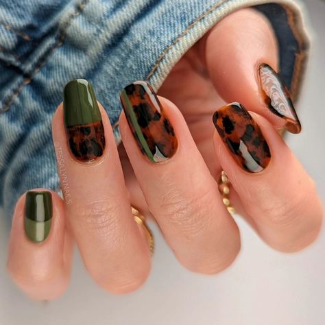 Tortoise Shell 🐢🤎 Fall is here and so are torties! I love this pairing with the green accent. 😍 • • • Polish: @picturepolish… | Instagram Jelly Polish Nail, Nails Jelly Polish, Tortoise Shell Nails, Nail Fashion Trends, Shell Nails, Trendy Nail Designs, November Nails, February Nails, Classic Nails