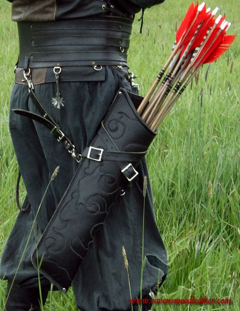 Bow And Arrow Quiver, Hip Quiver Archery, Bow And Arrow Outfit, Fantasy Quiver, Archery Armor, Archery Clothes, Crossbow Quiver, Archery Outfit, Archery Clothing