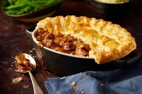 The Scotch Kitchen's traditional recipe for steak pie - the perfect way to celebrate - Daily Record Scottish Steak Pie Recipe, Scottish Tablet Recipes, Steak Pie Recipe, Tablet Recipe, Steak Pie, Spaghetti Bolognaise, Scottish Recipes, Flaky Pastry, Meat Pie