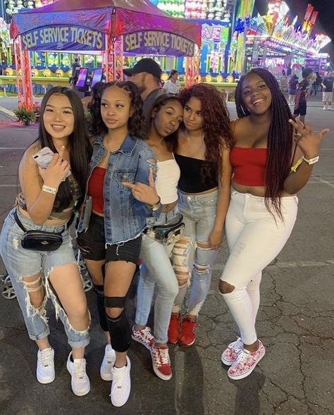 Pin & Insta: @lovesherworld 💜 #baddies #friends #squad Squad Goals Black, Bestie Outfits, Matching Outfits Best Friend, Squad Outfits, Fair Outfits, Best Friend Outfits, Photoshoot Idea, Best Friend Photos, Cute Friend Pictures