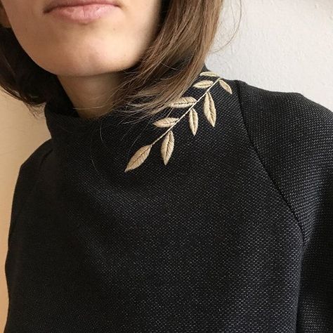 🌿 @_damaja_ x @corveravargas 🌿 Paper Embroidery Patterns, Diy Embroidery Shirt, Clothes Embroidery Diy, Embroidery Sweater, Handmade Embroidery Designs, Paper Embroidery, Embroidery On Clothes, Sewing Embroidery Designs, Shirt Embroidery