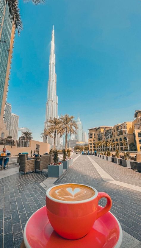 Dubai Coffee Shop, Coffee In Dubai, Dubai Coffee, Coffee Luxury, Morning Coffee Photography, Sweet Drinks, Instagram My Story, Coffee Photography, Instagram Icons