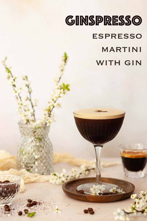 Espresso gin martini is exactly as the name suggests. It's a classic espresso martini with gin as the base spirit rather than vodka. This lively ginspresso martini is a must for lovers of coffee and gin drinks. Gin Espresso Martini, Esspresso Martini, Alcoholic Coffee Drinks, Gin Martini, Espresso Martini Recipe, Coffee With Alcohol, Gin Recipes, Decaffeinated Coffee, Gin Drinks