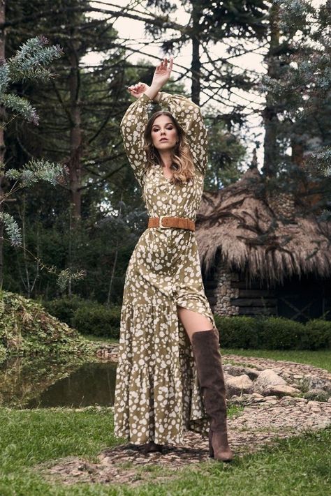 Vestidos Country, Tan Accessories, Dresses With Cowboy Boots, Floral Prom Dresses, Looks Country, Maxi Dress Outfit, Never Regret, Photoshoot Inspo, Green Style