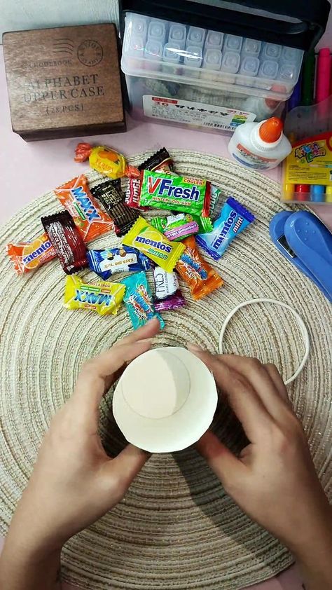 Diy Loot Bags, Loot Bag Ideas, Party Candy, Loot Bags, Diy Cups, Paper Pen, Diy Candy, Diy Bag, Diy Handmade