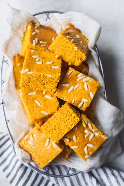 Sfouf Recipe, Turmeric Cake, Semolina Recipes, Vegan Lebanese, Healthy Ramadan Recipes, Lebanese Sweets, Desi Desserts, Lebanese Desserts, Arabic Desserts