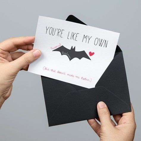 Batman Wedding Theme, Batman Crafts, Batman Valentines, Batman Diy, Diy Gift Box Template, Batman Gifts, Spiderman Gifts, Birthday Gifts For Boyfriend Diy, Diy Gift Set