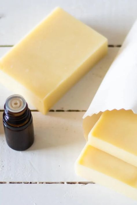 Homemade conditioner bars are easy to make and will leave your hair soft and smooth. Learn how to make the best DIY conditioner bars with all-natural ingredients that actually work! #conditionerbars #homemadeconditioner #diyconditionerbars #naturalhaircare Diy Conditioner Bar, Natural House Cleaners, Conditioner Bar Recipe, Our Oily House, Homemade Conditioner, Diy Conditioner, Shampoo Bar Recipe, Cleaning Diy, Conditioner Bars