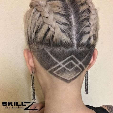 There's an undercut revival happening, and you'll be surprised to see just how pretty the style can be Undercut Hair Designs, Shaved Designs, Undercut Hairstyles Women, Undercut Designs, Undercut Long Hair, Shaved Hair Designs, Hair Tattoos, Undercut Hairstyles, Shaved Hair