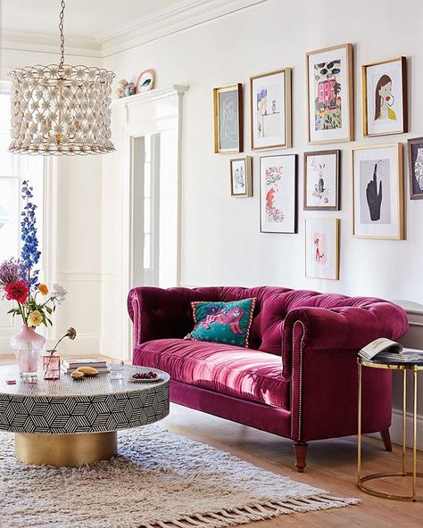 AnthroLiving (@anthroliving) • Instagram photos and videos Burgundy Sofa Living Room, Anthropologie Living Room, Burgundy Sofa, Glam Interior Design, Interior Design Styles Quiz, Diy Home Decor For Apartments, Home Decor Catalogs, Anthropologie Home, Sofa Living Room