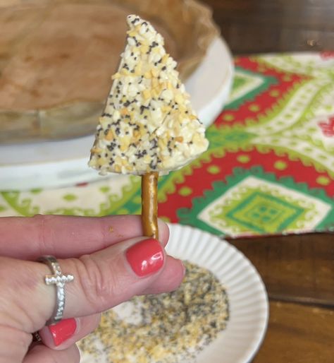 Christmas Tree Cheese Wedge - Crazy Busy Mama Laughing Cow Cheese Christmas Trees, Christmas Cheese Trees, Christmas Tree Cheese Appetizer, Laughing Cow Trees, Cheese Wedge Christmas Trees, Christmas Tree Cheese Wedges, Laughing Cow Christmas Tree, Laughing Cow Christmas Tree Appetizer, Laughing Cow Cheese Recipes