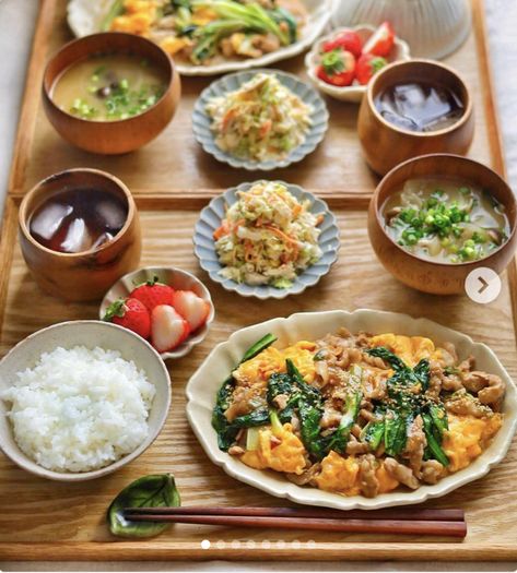 Easy To Cook Meals, Bento Recipes, Healthy Food Dishes, Healthy Lifestyle Food, Healthy Food Motivation, Japan Food, Breakfast Lunch Dinner, Dinner Menu, Cafe Food