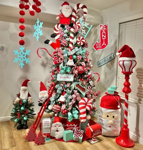 Red And Mint Christmas Tree, Mint Christmas Trees, Christmas Tree Maximalist, Pink Red Mint Christmas Decor, Candy Themed Christmas Tree Topper, Christmas Tree Santa Theme, Santa Clause Christmas Tree Theme, Nut Cracker Christmas Tree Theme, Santa Claus Themed Christmas Tree