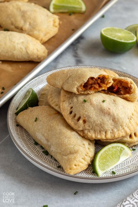 Homemade Vegan Empanadas - Cook Eat Live Love Air Fryer Empanadas, Vegan Empanadas, Vegan Air Fryer, Baked Empanadas, Vegan Ground Beef, Empanadas Dough, Vegan Beef, Latin American Food, Empanadas Recipe