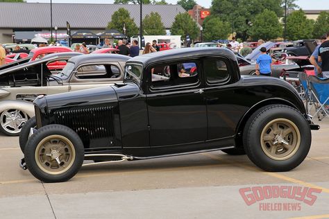 Norman Bradley’s five window ’32 Ford was a Top 5 finalist in the 2020 Classic Instruments Street Rod of the Year running back in July, but it was the Tanks, Inc Hot Rod of the Year title that was the goal in mind when Henry Richards and his Steadfast Hot Rods crew were crafting this rowdy rod. 32 Ford Roadster, Milk Truck, Rat Rod Trucks, Rat Rod Pickup, Firestone Tires, Chip Foose, Dodge Cars, Ford Hot Rod, Hot Rods Cars Muscle