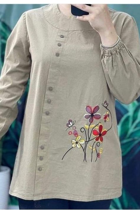 ladies short shirt design Short Shirt Design, Cotton Tops Designs, Long Blouse Designs, Long Shirt Women, Casual Cotton Top, Top Embroidery, New Kurti Designs, Cold Shoulder Tops, Kurti Designs Latest