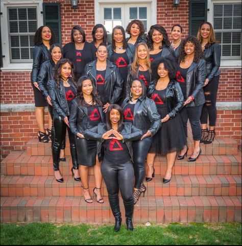 Deltaversary Pictures, Delta Sigma Theta Sorority Photoshoot Ideas, Deltaversary Ideas, Delta Sigma Theta Poses, Executive Board Photo Shoot Sorority, Delta Sigma Theta Outfits, Delta Sorority Photoshoot, Sorority Poses Photo Shoots, Delta Sigma Theta Photoshoot