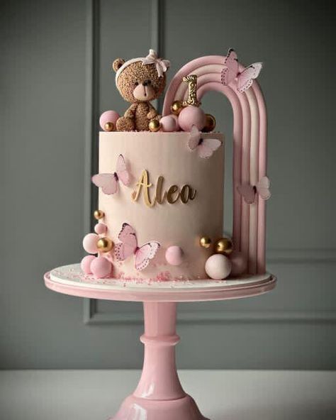 Mila Birthday Cake, Aqiqah Cake Ideas, Girl Babyshower Cake, Baby Birthday Cake Design, Tort Baby Shower Girl, Pink Bear Cake, Baby One Year Birthday, Teddy Birthday Cake, Tort Baby