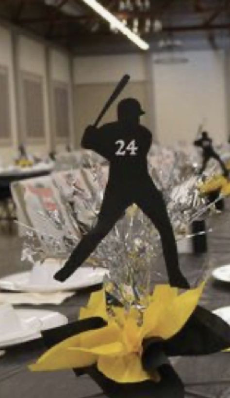 Baseball Party Centerpieces, Sports Banquet Centerpieces, Baseball Centerpiece, Soccer Banquet, Banquet Centerpieces, Baseball Theme Birthday, Sports Banquet, Hockey Party, Senior Graduation Party