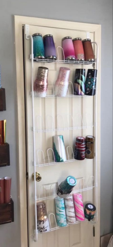 Tumbler Cup Shelf, Tumbler Storage Ideas Kitchen, Yeti Tumbler Storage Ideas, Tumbler Cup Organization, Diy Tumbler Storage Ideas, Yeti Organization, Tumbler Cup Display Ideas, Tumbler Cup Storage, Yeti Cup Storage Ideas