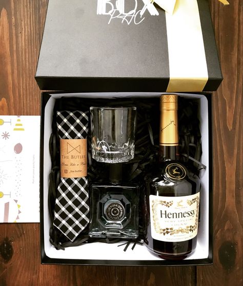 BoxPac | giftbox. Best Gift Hennessy Gift Ideas For Him, Christmas Box Ideas For Boyfriend, Boyfriends Graduation, Diy Birthday Gifts For Him, Hotel Ideas, Groomsmen Gift Box, Gift Box For Men, Gifts For Hubby, Gift Wrapping Inspiration