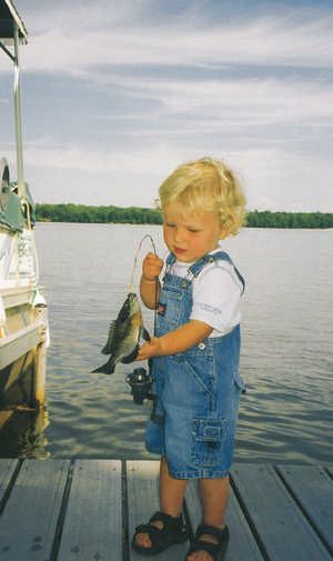 Fishing With Kids, Kids Boat, Baby Come Back, I Want A Baby, Fishing Ideas, Bid Day Themes, Baby Fish, Fishing Pictures, Kids Fishing