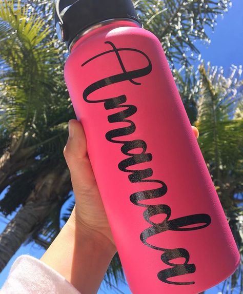 Custom name decals for your hydroflask Super cute way to decorate your bottle Cricut Waterbottle, Pink Hydro Flask, Walmart Water Bottles Vinyl, Custom Hydro Flask, Personalized Water Bottles Vinyl Decals, Kids Water Bottle Vinyl Disney, Water Bottle Art, Water Bottle Name Vinyl, Wine Bottle Label Design