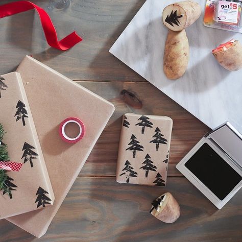 Fresh Mommy Blog Potato Stamp Gift Wrap Brown Paper Gift Wrap, Christmas Lights Images, Christmas Gift Wrapping Diy, Brown Paper Wrapping, Potato Stamp, Gift Wrap Ideas, Christmas Tree Images, Festive Cookies, Handmade Charlotte