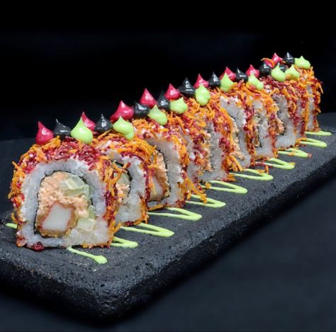 Sushi Plating, Sushi Catering, Menu Sushi, Sushi Recipes Homemade, Seafood Sushi, Sushi Roll Recipes, Sushi Platter, Food Innovation, Homemade Sushi