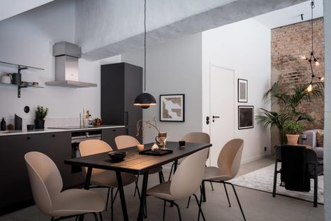 Västgötagatan by Bjurfors Göteborg Room With Pops Of Color, Colorful Dining Chairs, Civ 6, Gubi Beetle Chair, Black And White Dining Room, Dining Chairs Black, Beetle Chair, Dining Room Design Modern, Interior Design Dining Room