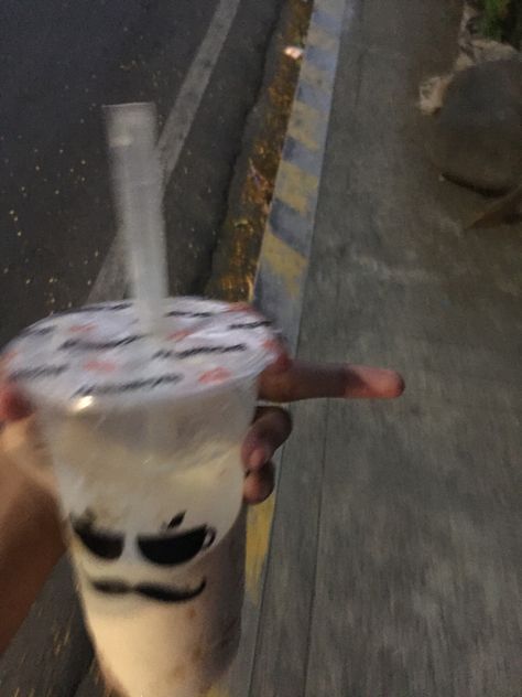 Pic Prank Friend, Milktea Photo Prank, Milk Tea Picture Prank, How To Prank Your Friends, Milk Tea Prank, Boys In Hoodies Aesthetic, Milk Tea With Friends, Picture Prank For Friends, Random Photo Dump Pics