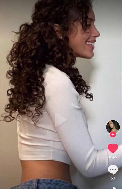 Fun Bun Hairstyles, Curly Hair Wispy Bangs, Curly Hair With Fringe Bangs, Curly Hair Inspo Natural Curls, Chocolate Brown Curly Hair, 90s Curly Hair, Curly Hair Face Framing Layers, Curly Hair With Face Framing Layers, Curtain Bangs With Curly Hair