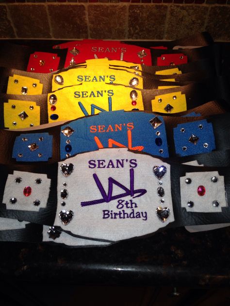 DIY Idea for Wrestling Party WWE Belts - an activity for the kids or make them before the party and send home as favors Diy Wwe, Wwe Belt, Wrestling Birthday Parties, Wrestling Birthday, Wrestling Party, Wwe Birthday Party, Wwe Party, Superman Birthday Party, Wwe Birthday