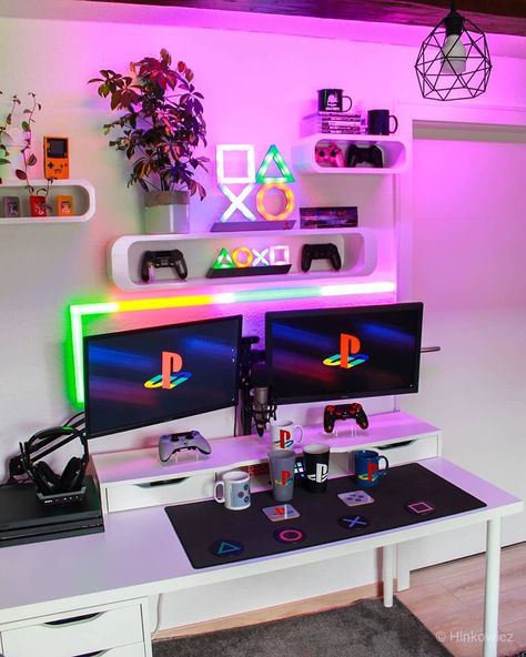 By:@hinkowicz | What are you playing this weekend? #Gamrtalk Boys Gaming Bedroom, Playstation Room, Deco Gamer, Gaming Bedroom, Small Game Rooms, Nerd Room, Setup Gamer, Computer Gaming Room, Gamer Room Decor