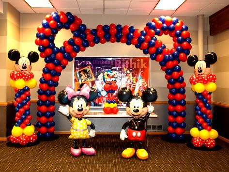 Image from http://www.balloonsgaloreandmore.com/images/indian ... Indian Birthday Parties, Mickey Mouse Birthday Theme, Minnie Baby Shower, Miki Mouse, Mickey Mouse Birthday Decorations, Minnie Mouse Balloons, Decor Ceiling, Mickey Theme, Birthday Party Planner