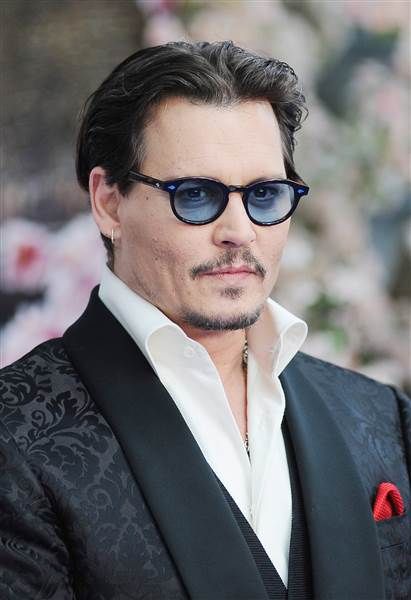 Oh my! Top Korean Dramas, Johnny Depp Wallpaper, Johnny Depp Images, Here's Johnny, Johnny D, Sweeney Todd, Best Horrors, Influential People, Amber Heard