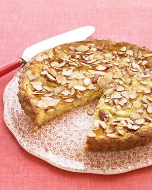 This impressive dessert reminds Jo-Ann Zador of South Surrey, British Columbia, of baking with her grandmother. Pear Frangipane Tart, Almond Custard, Mary Berry Recipe, Frangipane Tart, Flat Cakes, Tart Dessert, Custard Tart, British Bake Off, British Baking