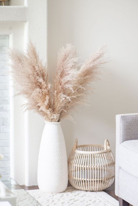 Beautiful Boho Summer Home Tour Minimalist Dekor, Grass Decor, Pampas Grass Decor, White Vase, Summer Home, Living Room Decor Apartment, Home Design Decor, Room Inspiration Bedroom, Boho Summer