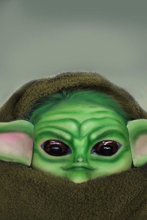 People Are Now Creating Baby Yoda Makeup Looks, Because It Was Only a Matter of Time Grogu Makeup Look, Yoda Face Paint, Grogu Face Paint, Grogu Makeup, Baby Yoda Face Paint, Baby Yoda Makeup, Yoda Makeup, Yoda Costume Adult, Baby Yoda Costume