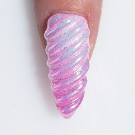 Los Angeles-based nail artist Britney Tokyo demonstrates how to create an easy three-dimensional unicorn horn nail design that will surely make for an eye-catching accent. Unicorn Nails Designs, Nail Picking, Unicorn Nails, Black Nail Polish, Red Nail Polish, Unicorn Horn, Festival Nails, Nails Desing, Accent Nails